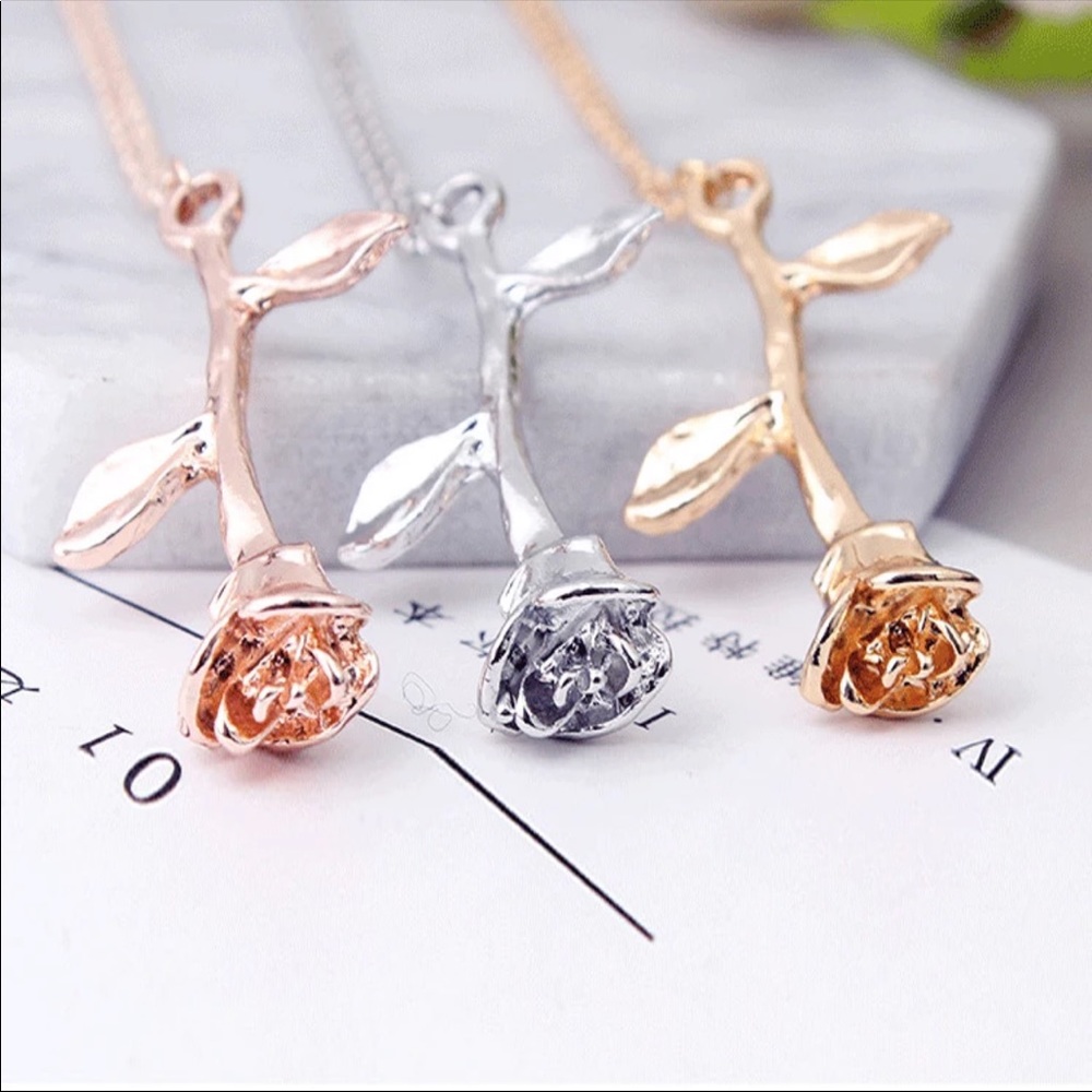 NEW 18K Gold Plated  Romantic Flower Necklace - Picture 9 of 9